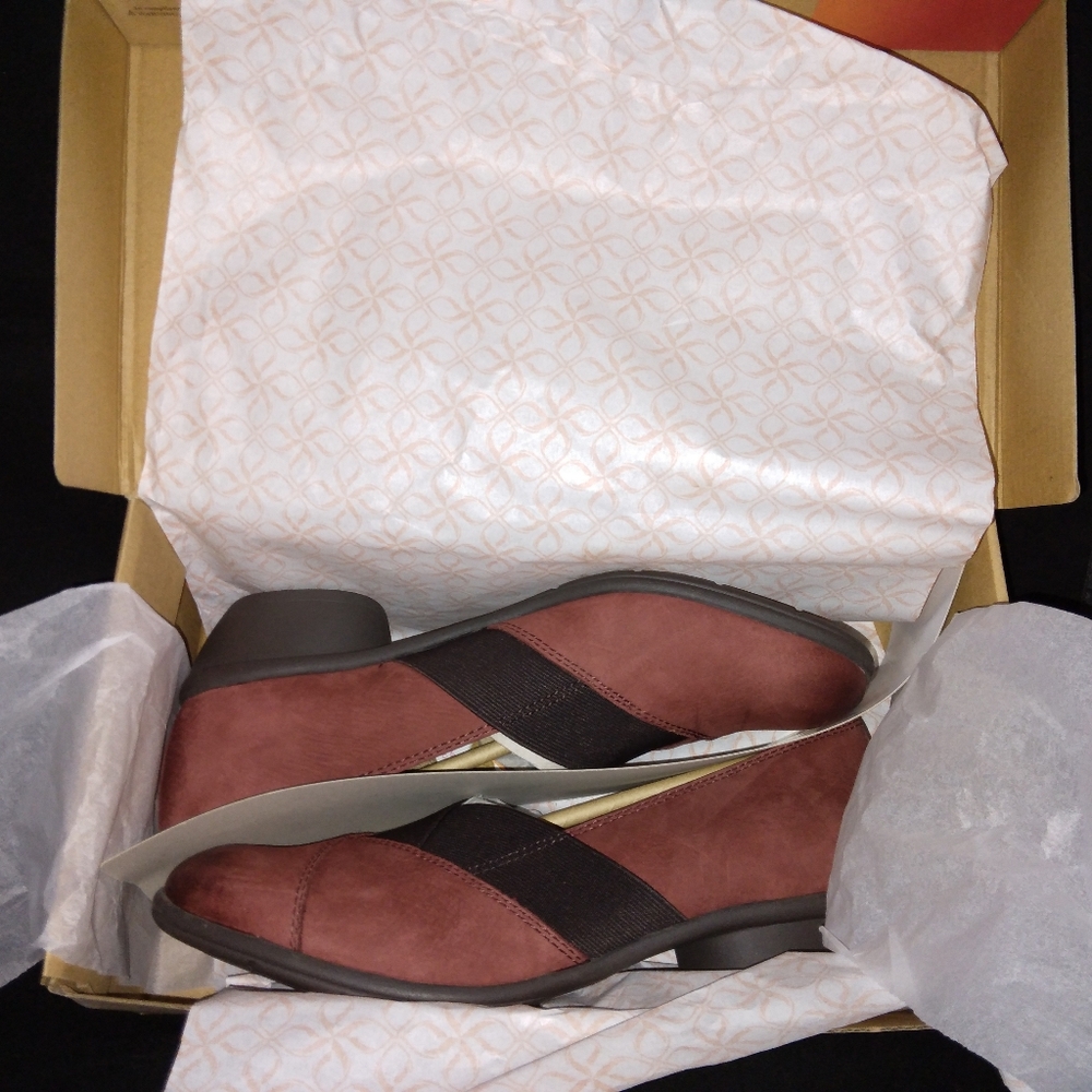 NIB Comfortiva Quinton in Port Royal 10W - Picture 5 of 7